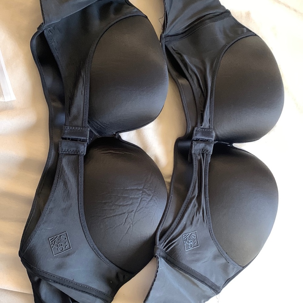 These are two strapless bras , 40D